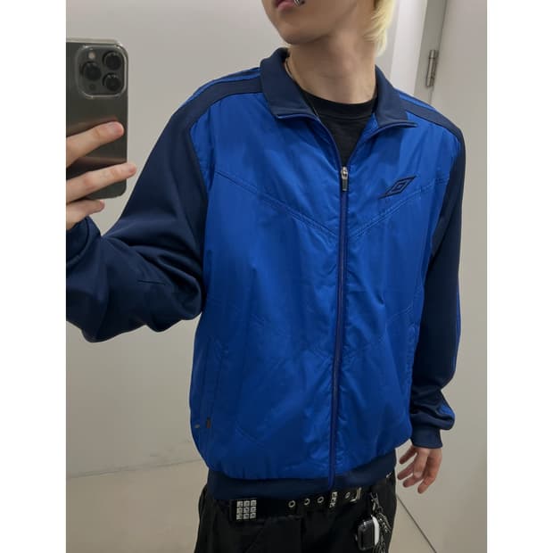 엄브로 올드스쿨 바람막이 r4141