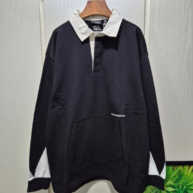 뉴발란스 카라넥 맨투맨 블랙.새상품