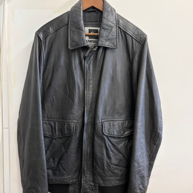 N189. 퀵실버 가죽자켓