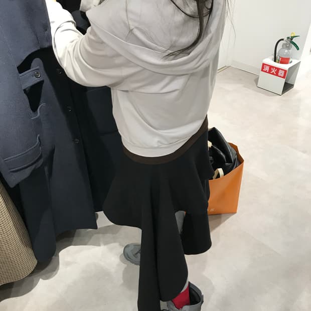 cos 더블페이스 애시메트릭 스커트