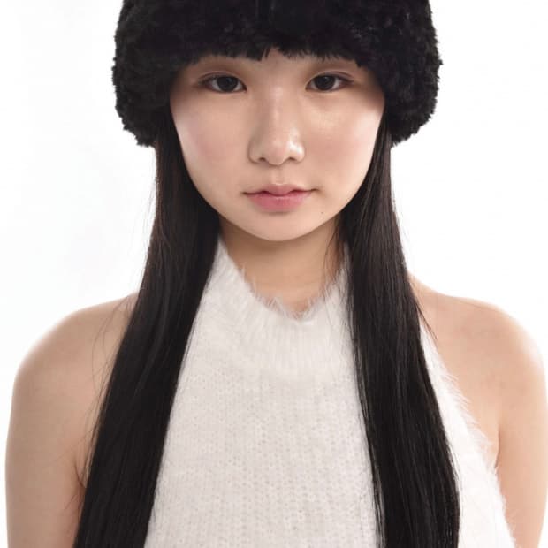 콜로신스 알파햇 다크블랙