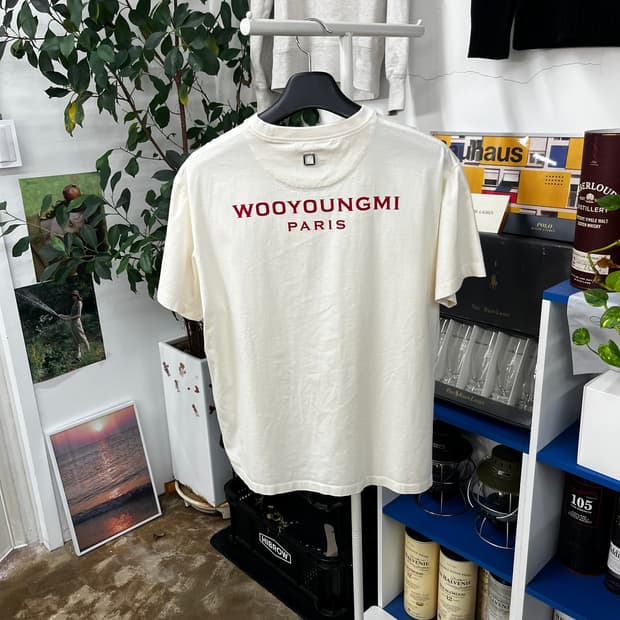 우영미 백로고 반팔 티셔츠 50