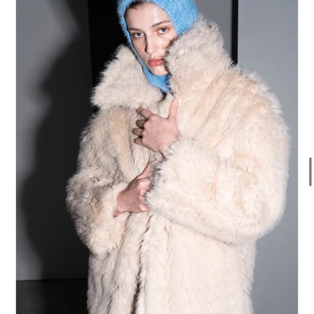 320쇼룸 페이크퍼 자켓