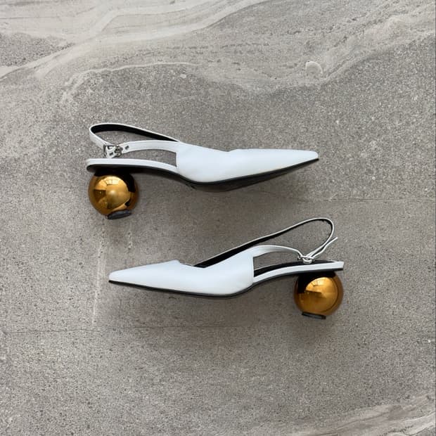 Rachel Cox white stiletto slingback heel
