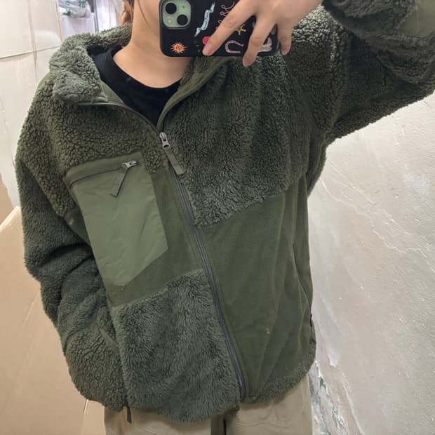 유니클로 X 엔지니어드가먼츠 카키 후리스 