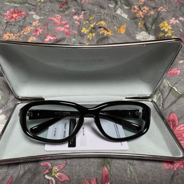 젠틀몬스터 RNA 교환받은 신품 판매합니다