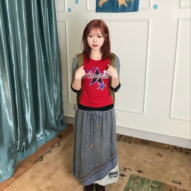 캐주얼하면서도 키치한 무드가 살아나는 코디셋𖧧𓂃˖₊❤️ _🖤🩵