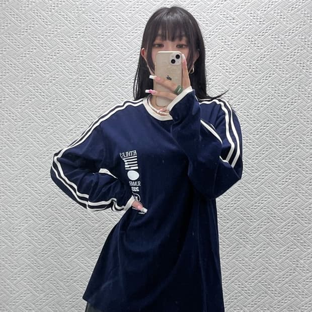 에이이에이이 빈티지 캐주얼 스포티 삼선 프린팅 롱슬리브 1 C13545