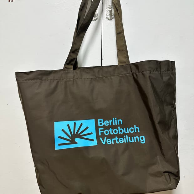 베를린 포토북 디스트리뷰션 브라운 토트백