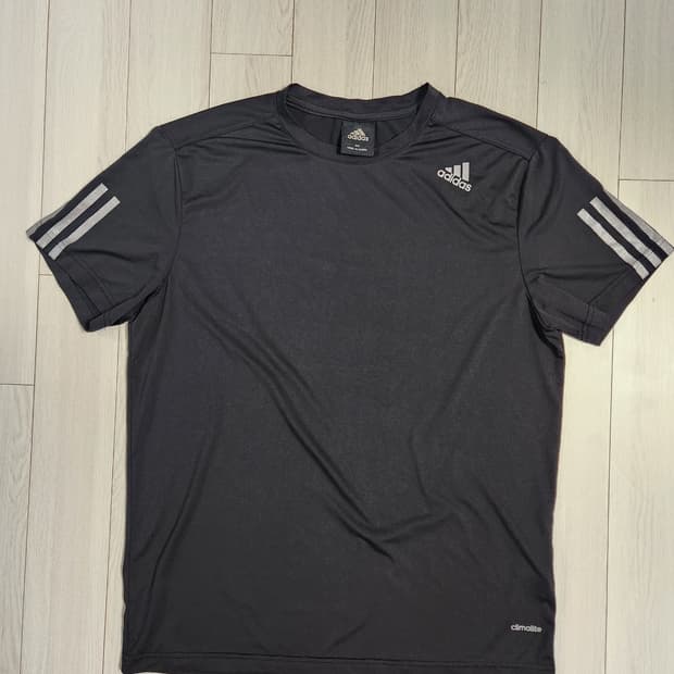 아디다스 기능성 반팔티 3S LOGO TEE 사이즈L(새상품급)