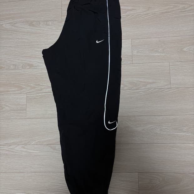 나이키 솔로스우시 트랙 팬츠 L