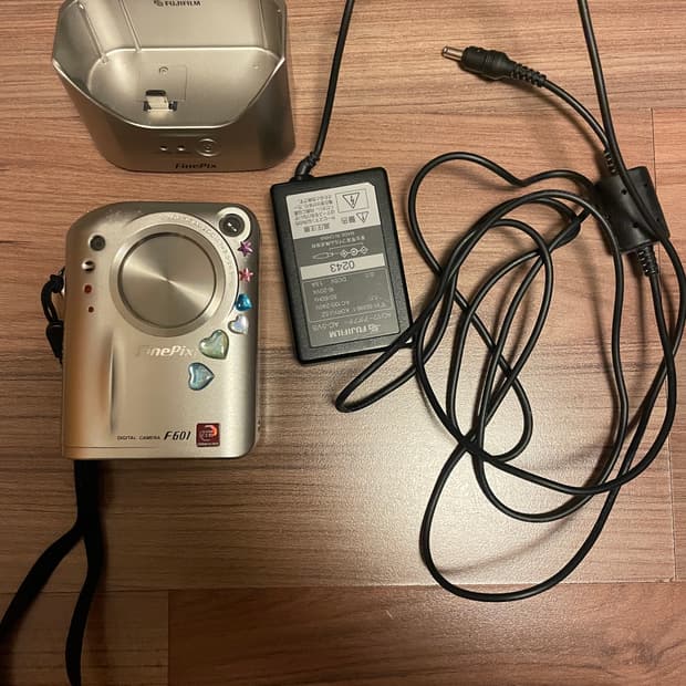 후지필름 FinePix F601 디지털 카메라