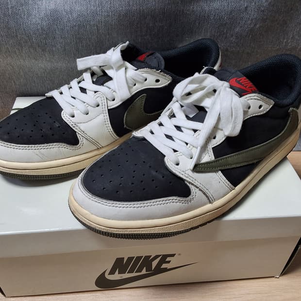 조던1 트래비스스캇 미디움 올리브 250