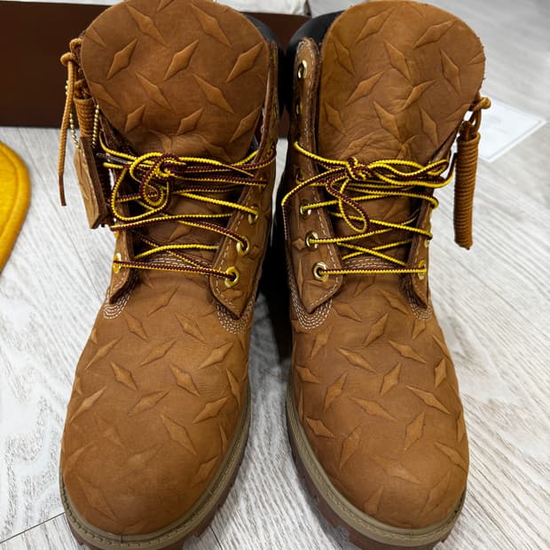 슈프림 팀버랜드 다이아몬드 플레이트 6인치 265