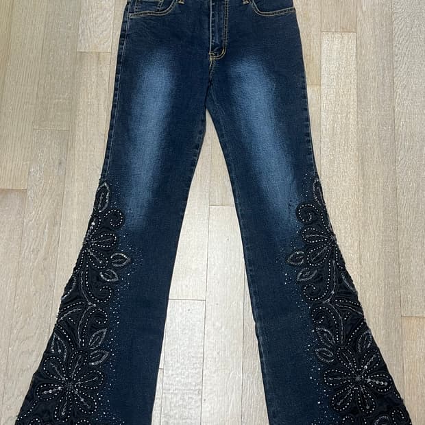 레이어룸 페어리 오라엔탈 블랙 비즈 부츠컷 팬츠