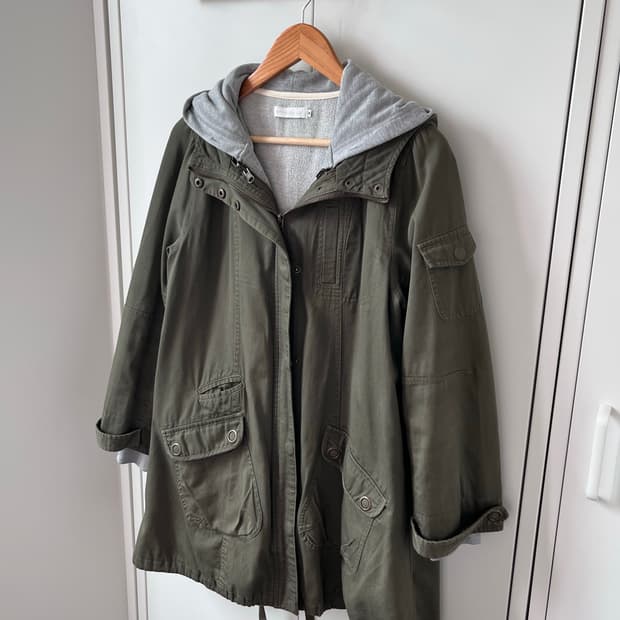 얼스뮤직 Earth music 후드 레이어드 카키 야상