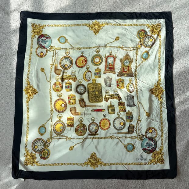 빈티지 La Fenice 회중시계 패턴 실크 스카프