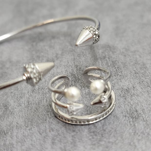 spike bangle set