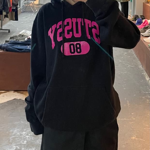 스투시 핑크로고 블랙 후드티 H2115