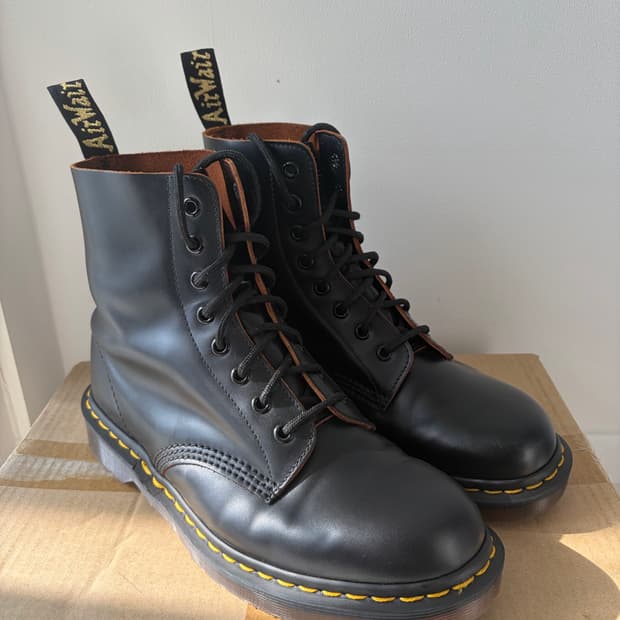 닥터마틴 1460 mie 블랙 UK8/270