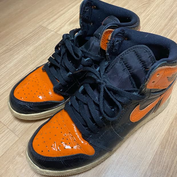 조던 1 레트로 하이 OG 쉐터드 백보드 3.0