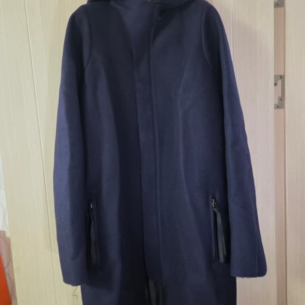 아크네스튜디오 밀턴 코트 46사이즈 판매합니다.