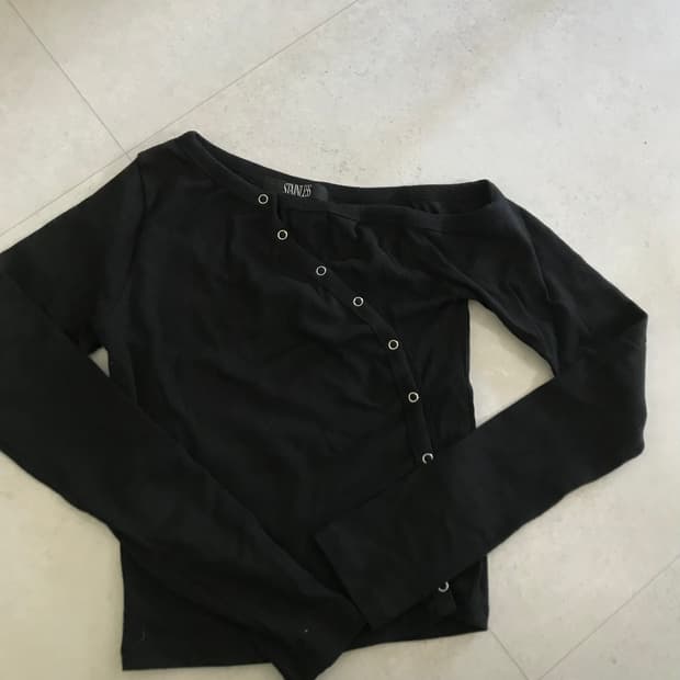 원숄더 티셔츠 블랙