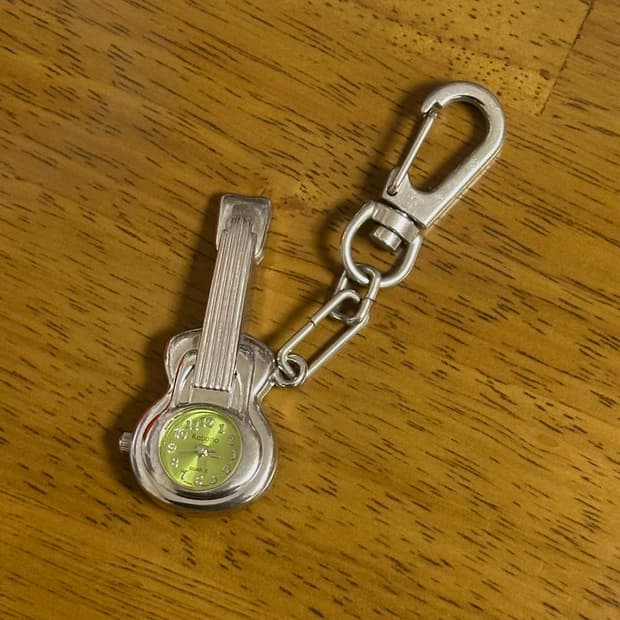 빈티지 통기타 시계키링