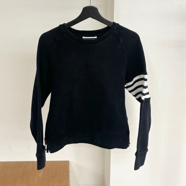 톰 브라운 네이비 4바 와플 니트 맨투맨