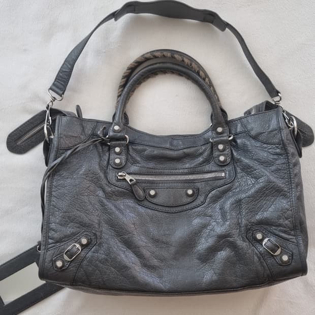 발렌시아가 모터백