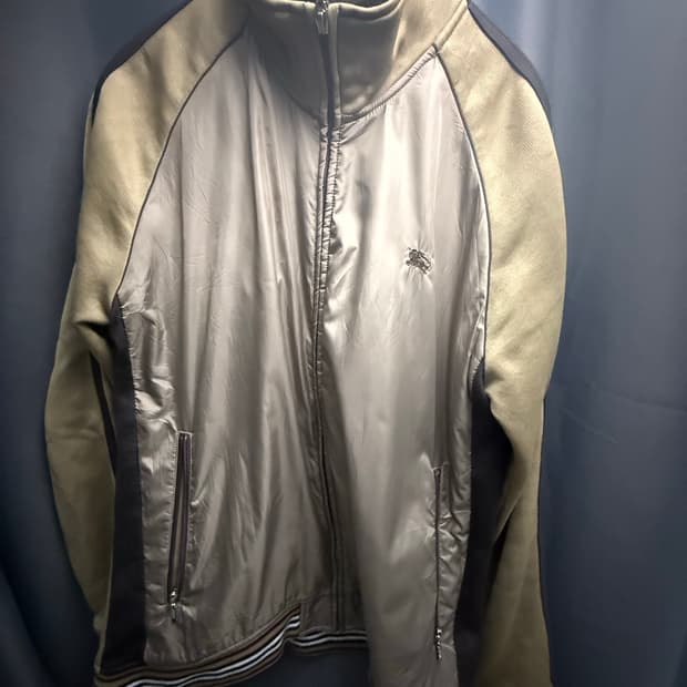 버버리 후드집업