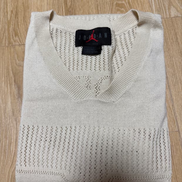 나이키 조던 23번 레터링이 돋보이는 니트 반팔 