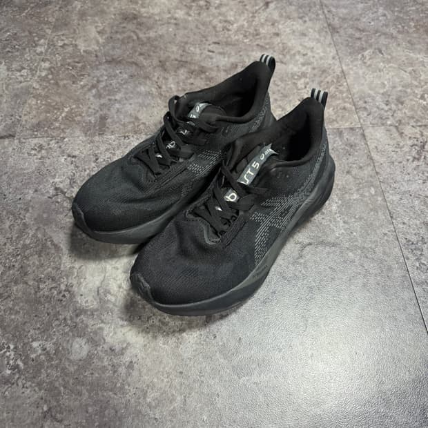 아식스 노바블라스트 240