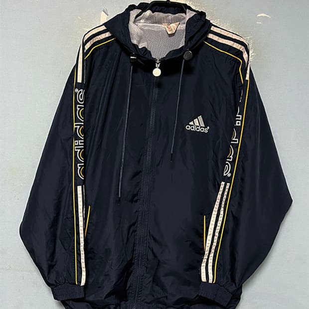 아디다스 남자 바람막이 점퍼 올드스쿨룩 춘추 L 100