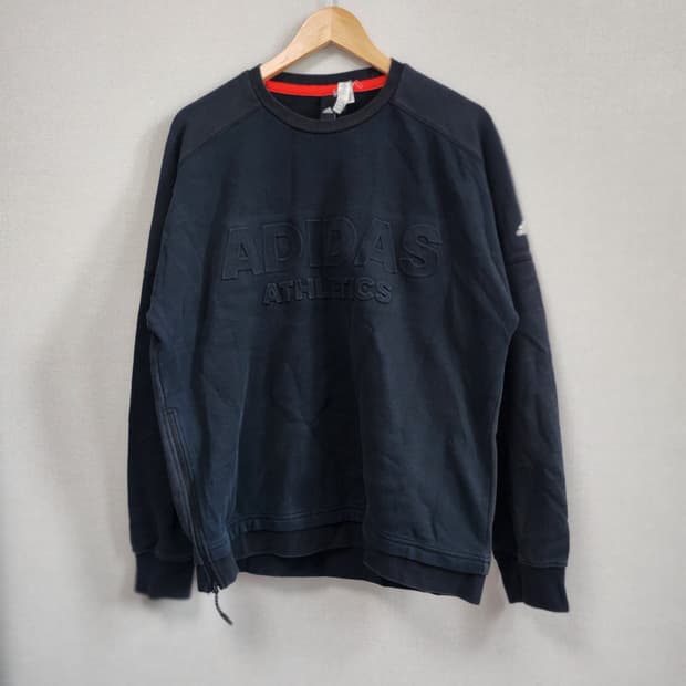 [105] 아디다스 맨투맨