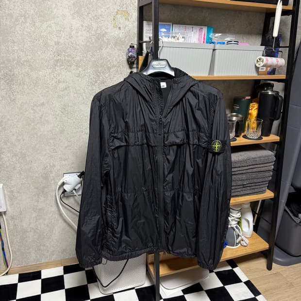 스톤아일랜드 크링클랩스 바람막이 판매합니다
