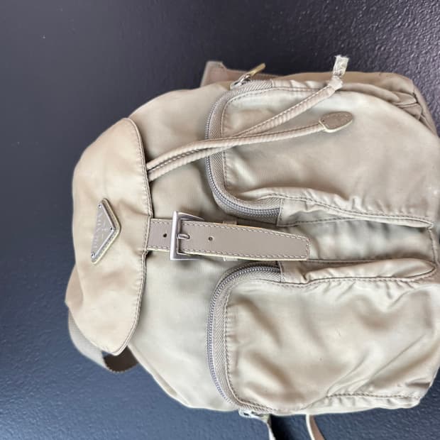 프라다 리나일론 백팩 포코노 투포켓