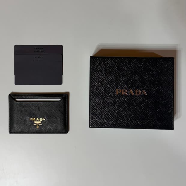 프라다 블랙 카드지갑