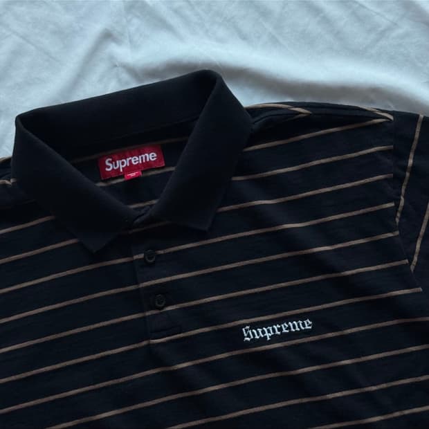 슈프림 x 멜빈스 스트라이프 숏슬리브 폴로 블랙 - 24SS