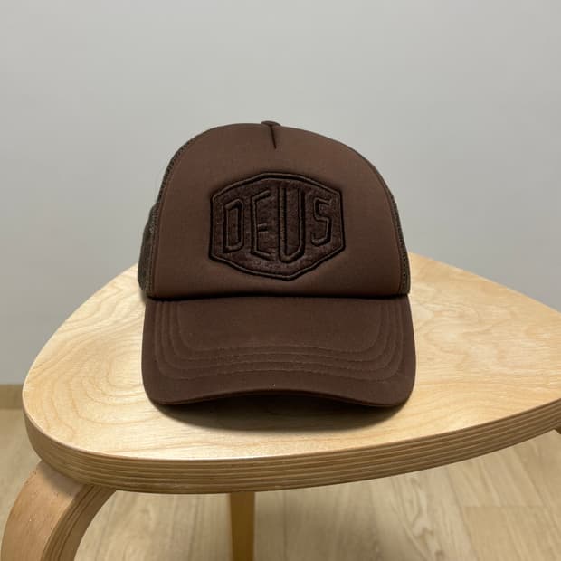 데우스 트러커 캡
