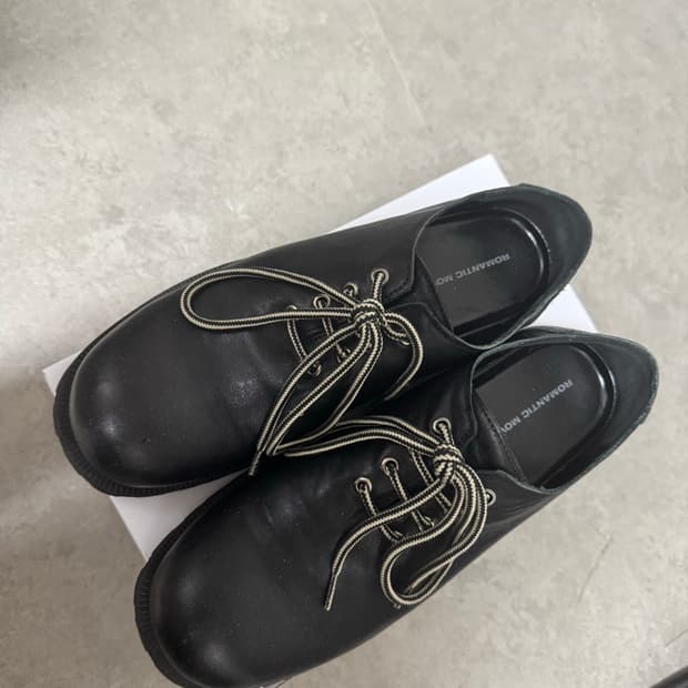 로맨틱무브 포그 필드 컨템포러리 더비 (제트블랙) <250>