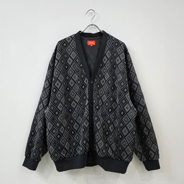 빔즈 패턴 가디건