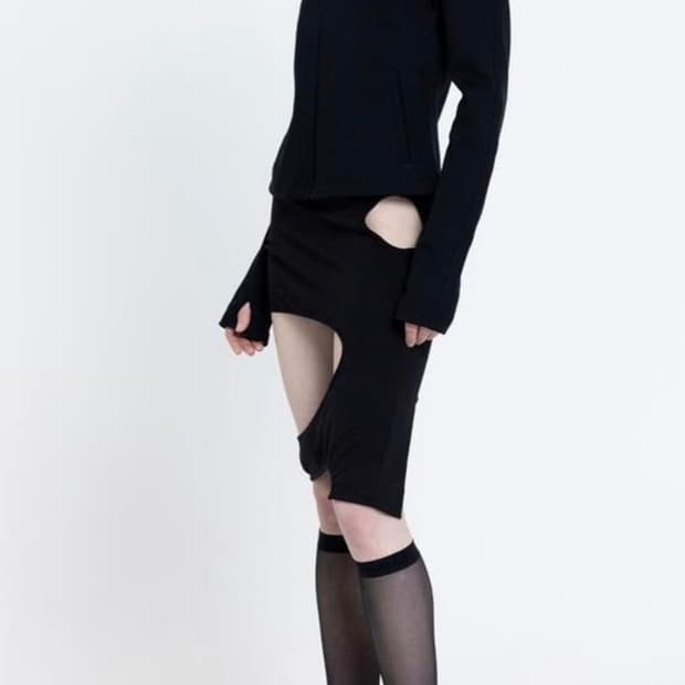 peinture 페인츄얼 컷아웃 미니 스커트 블랙