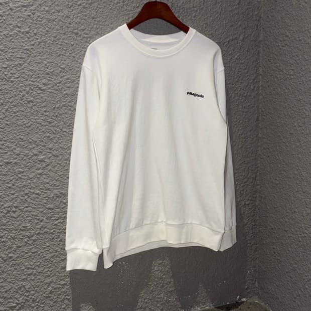 파타고니아 로고 맨투맨