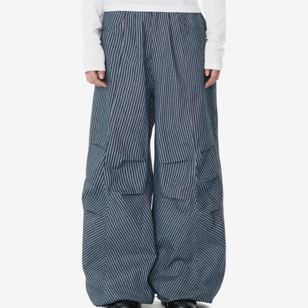 Knee Pin-tuck Stripe Denim Pants (Blue)