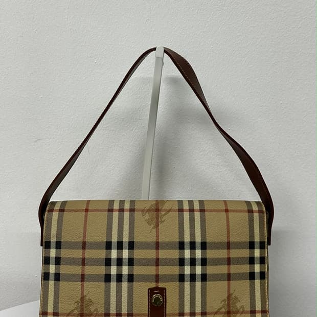 버버리 노바체크 플랩 숄더 토트백