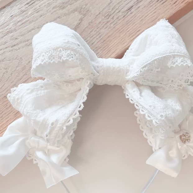 로리타 화이트 와이어 카츄샤