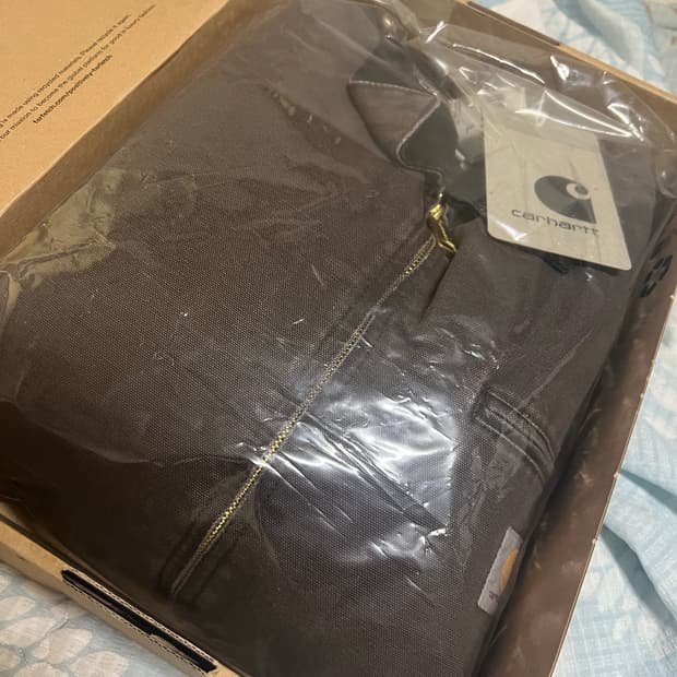 칼하트 WIP 디트로이트 토바코블랙 L 새상품 판매합니다