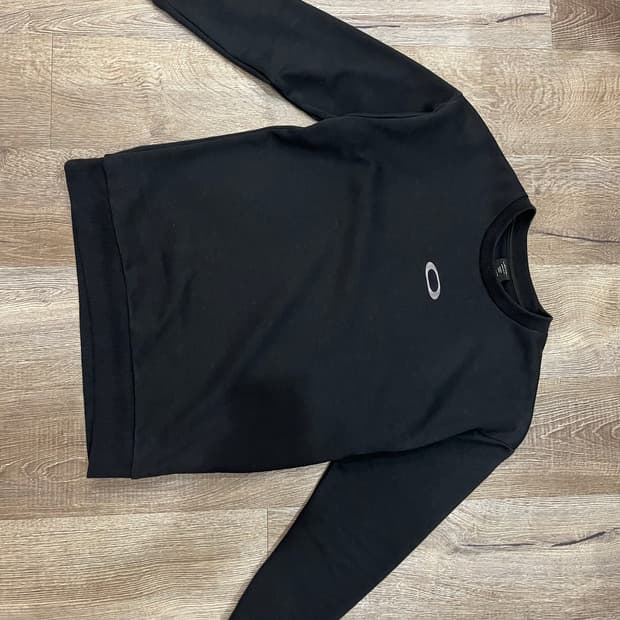 오클리 맨투맨 M 일본 세컨드핸즈에서 산거 팝니다