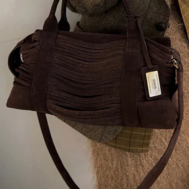 Armani Collezione 스웨이드 프린지 숄더백 소가죽